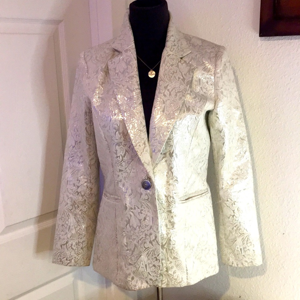 Elegant Metallic Jacquard Blazer - Cream Gold